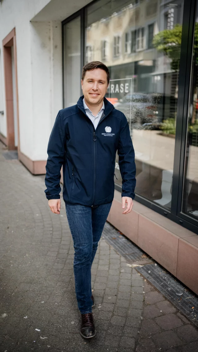 Immer vor Ort – für Euch! ☀️

Neue Jacke an - und los gehts: Auch jetzt im Frühling bin ich wieder viel in unserer saarländischen Heimat unterwegs. In Gesprächen und Terminen nehme ich mit, wo der Schuh drückt – und packe genau dort an, wo Unterstützung gebraucht wird. 💪

Für mich als direkt gewählter Bundestagsabgeordneter gehört das dazu: zuhören und konkret helfen.

👉 Du willst, dass ich bei Dir vorbeikomme oder ins Gespräch kommen? Schreib mir einfach!