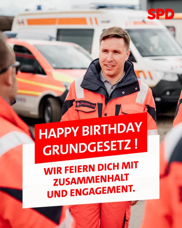 🇩🇪🎉 Happy Birthday, Grundgesetz!

Heute feiern wir 77 Jahre Grundgesetz – das Fundament unserer Demokratie, unserer Freiheit und unseres Zusammenhalts. ❤️

Demokratie lebt nicht nur von Regeln und Gesetzen, sondern vor allem von Menschen, die sich engagieren, Verantwortung übernehmen und unsere Gesellschaft jeden Tag ein kleines Stück besser machen. 💪

Genau dafür steht auch der Ehrentag: für Ehrenamt, Gemeinschaft und den Einsatz füreinander. Mit vielen großen und kleinen Aktionen zeigen Menschen überall in Deutschland, wie stark unser Zusammenhalt ist.

Lasst uns gemeinsam ein Zeichen setzen – für Respekt, Vielfalt und eine starke Demokratie. 🇩🇪

👉 Mehr Infos und Mitmachmöglichkeiten:
www.ehrentag.de

Für dich. Für uns. Für alle. ❤️

Der Ehrentag ist eine gemeinsame Initiative des Bundespräsidenten und der Deutschen Stiftung für Engagement und Ehrenamt.

#Grundgesetz #Demokratie #Ehrenamt #Engagement #DerEhrentag Zusammenhalt Vielfalt FuerAlle GemeinsamStark

@der.ehrentag 
@engagement_und_ehren
