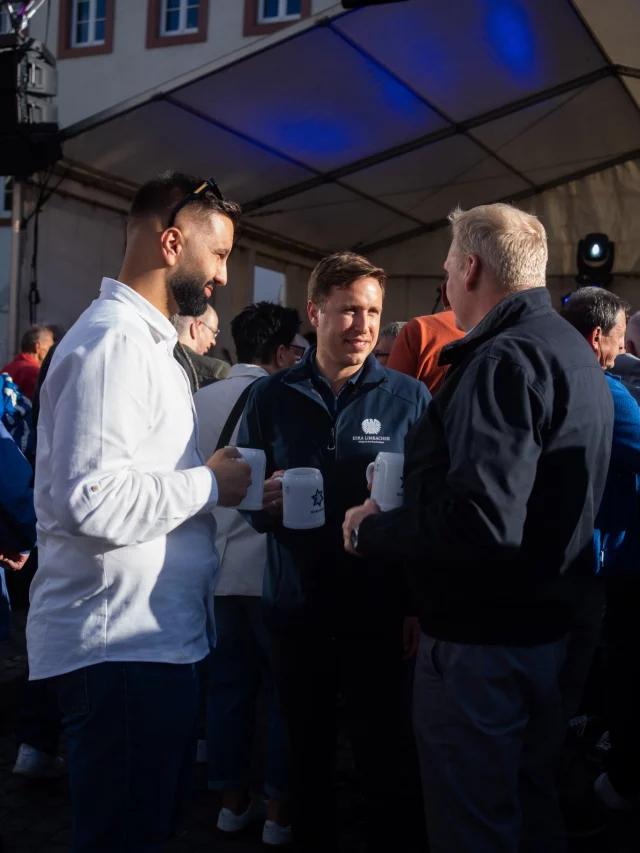 ☀️Viel los beim Altstadtfest in Ottweiler!

Wie jedes Jahr wird das Fest vor allem durch die vielen ehrenamtlich engagierten Vereine getragen. Mein Respekt und herzlicher Dank an alle, die mit ihrem Einsatz dieses tolle Fest möglich machen! 💪❤️

#Ottweiler #Altstadtfest #Ehrenamt