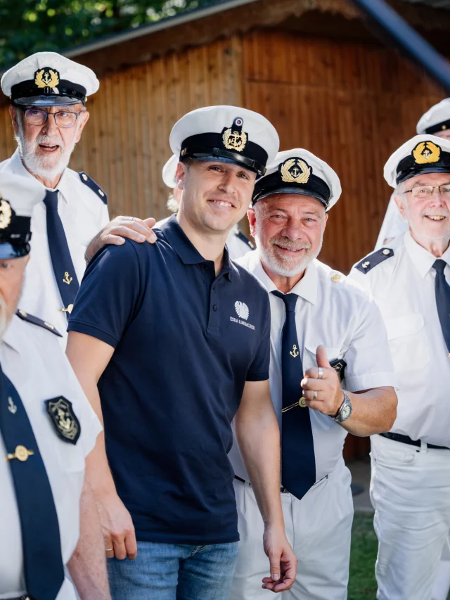 Mein absolutes Lieblingsbild vom Wochenende! 📸

Camelo ist Vorsitzender der Reservistenkameradschaft Neunkirchen – und man spürt sofort, wie sehr er für sein Engagement brennt. 🇩🇪

Egal, ob es um die Pflege des Vereinsgrundstücks oder die Organisation von Veranstaltungen vor Ort geht: Er ist immer da, packt mit an und übernimmt Verantwortung.

Genau von solchen Menschen lebt unser Ehrenamt. Ein echtes Vorbild!

Mehr Camelo braucht das Land! 😉