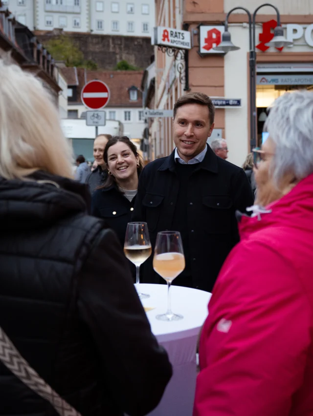 🌙✨ Was für ein schöner Abend beim Blieskasteler Mondscheinmarkt!

Bereits zum zweiten Mal hat der Mondscheinmarkt für eine tolle Atmosphäre und viele schöne Begegnungen in Blieskastel gesorgt.

Ein herzliches Dankeschön an alle Organisatorinnen und Organisatoren, die diesen besonderen Abend möglich gemacht haben! 🙌